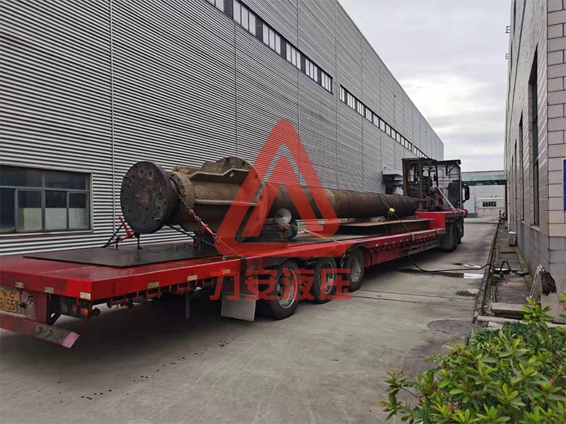 進(jìn)口內(nèi)導(dǎo)油缸修理