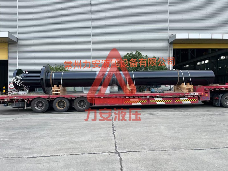 鑄造機(jī)內(nèi)導(dǎo)油缸